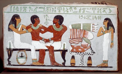 Egyptský starověk: malovaná vápencová pohřební stéla zobrazující rodinu Amenemheta (Amenemhata)