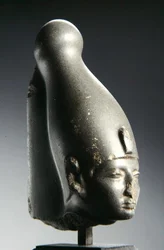 Portrét Amenemhat III (1843-1798 př.nl) Říše středu (greywacke)