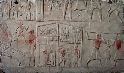 Uspořádání potravin ve skladech, vápencový nástěnný reliéf, z Memfitské hrobky Horemheba v Sakkáře, Egyptská civilizace, Nová říše, dynastie XVIII