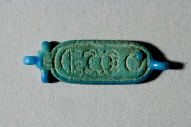 Korálek s kartuší Tutanchamona, Nová říše, vláda Tutanchamona, 1336-27 př. n. l.