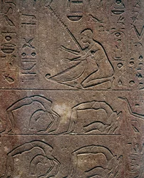 Slavnosti s harfistou a akrobaty, reliéf, Červená kaple Hatšepsut, rekonstrukce vystavená v Karnakském muzeu, Egyptská civilizace, Nová říše, dynastie XVIII