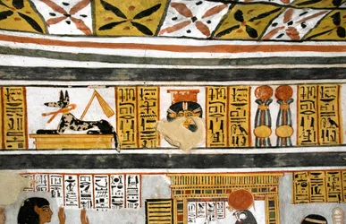 Egyptský starověk: reprezentace Anubise, Hathor a hieroglyfů. Obraz Royovy hrobky