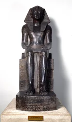 Egyptský starověk: plastika z basanitu představující Thutmosis (Tuthmosis nebo Thutmus) III (asi 1504-1450 př. n. l.), egyptský faraon. 18. dynastie. Z Théb. Turín, egyptské muzeum