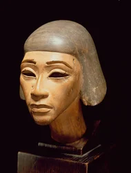 Hlava harfenisty, z Tell El-Amarna, asi 1370-1360 př. n. l. (dřevo)