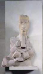 Osirisův sloup Amenophis IV (Achnaton) z Karnaku, období Amarna, Nová říše, cca 1353-37 př.nl (pískovec)
