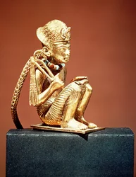 Přívěsek představující Amenophis III (1403-1365 př.nl) z hrobky Tutanchamona, Nová říše (zlato) (viz také 391019)