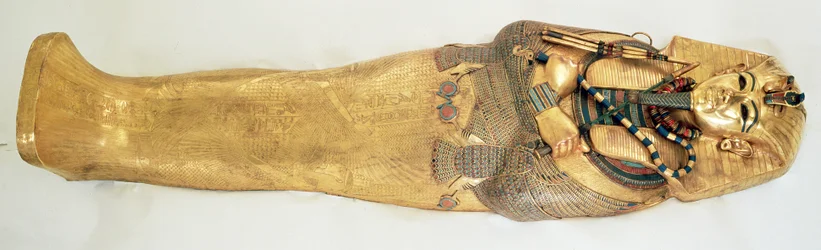 Nejvnitřnější rakev krále z Tutanchamonovy hrobky (kolem 1370-1352 př. n. l.), Nová říše, zlato vykládané polodrahokamy