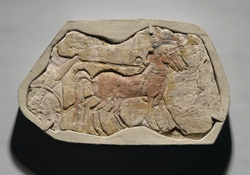 Rozpětí dvou koní táhnoucích vůz, z Tell el-Amarna, Nová říše, cca 1353-1336 př.nl (malovaná sádrová omítka)