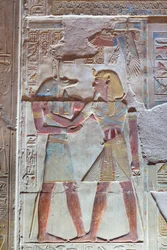 Barevný reliéf, chrám Seti I, Abydos, Egypt