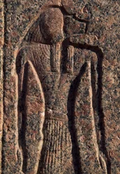 Nápis a reliéf Anubise a jiného boha, Amenhotepův sarkofág, Memfis (Seznam světového dědictví UNESCO)