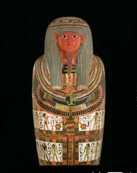 Mumie Cartonnage of Nespanetjerepenere, detail, pravděpodobně z Théb, třetí přechodné období (prádlo nebo papyrus smíchaný se sádrou, malované) (detail 104182)