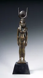 Socha Isis (bronzová)