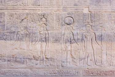 Reliéfy v chrámu Philae, Asuán, Egypt