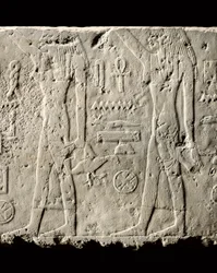 Detail reliéfu Pehenuka, Stará říše, 2465-2323 př. n. l. (vápenec) (viz také 440565, 440566, 440559 a 440564)