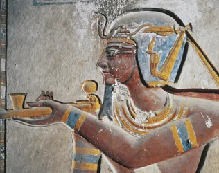 Egypt, Starověké Théby, Údolí králů, Malovaný reliéf faraona u hrobky Ramsese VI