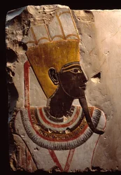 Egyptský starověk: detail malby na vápenci zobrazující boha plodnosti Amon Min (Amon-Min). Luxor, Egyptské muzeum umění