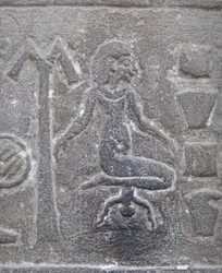 Rodící žena, chrám Kom Ombo (reliéf)