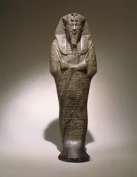 Ushabti z Senkamanseken, z Etiopie (šedý vápenec)
