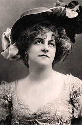 Marie Studholme 1875-1930, anglická herečka, 1907.