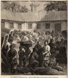Nádvoří hostelu v Chiang Ping Cheou. Kresba Emila Bayarda (1837-1891) pro ilustraci cesty ze Šanghaje do Moskvy v letech 1859 až 1862 od pana de Bourboulona, francouzského ministra Číny. Rytina v „“ Le tour du monde““, editoval Edouard Charton