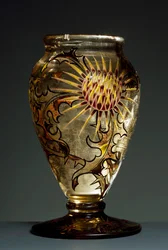 Váza z kouřového skla se smaltovanými dekoracemi, kolem 1890, od Émila Gallého, Nancy, Francie