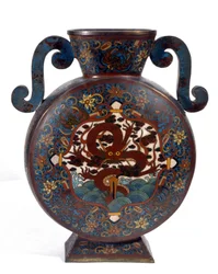 Čínská váza v cloisonne smaltu, období Manchou