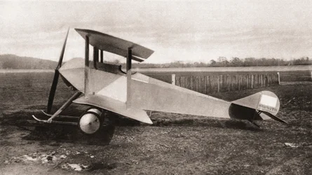 Sopwith Tabloid, jednomístný průzkumný traktorový dvouplošník používaný během první světové války, z The Illustrated War News, 1915