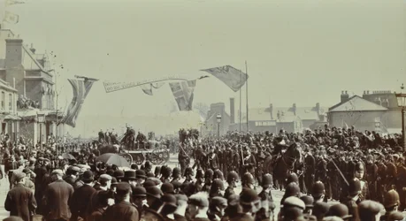 Blackwall Tunnel: paráda jako princ z Walesu, pozdější král Edward VII a princezna Alexandria se účastní slavnostního otevření tunelu, 1897