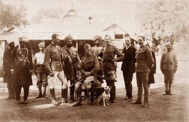 Narrain Sing, Hassan Ali, major Hamilton D. Taylor, Ram Singh, Mohamad Khan, HSR Sir Fred, Col. P. Carew, kolem roku 1886