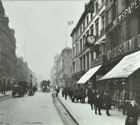 New Oxford Street: Pohled na západ od Bloomsbury Way, 1890