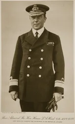 Kontradmirál Čestný Horace L.A. Hood, 1914-19