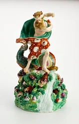 Derby postava Neptuna na skalnatém podstavci s vodopádem a mušlemi, cca 1750-1800 (porcelán)