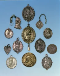 Odznaky z anglické občanské války pro stoupence Karla I. (1625-49) (kov)