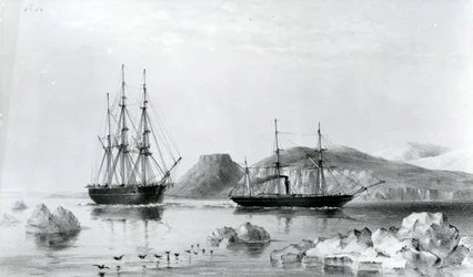 HMS Assistance in Tow of Pioneer kolem John Harrow Mount, North Wellington Channel v roce 1853 (litografie)