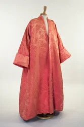 Pánská noční košile, 1715 (hedvábný damašek)