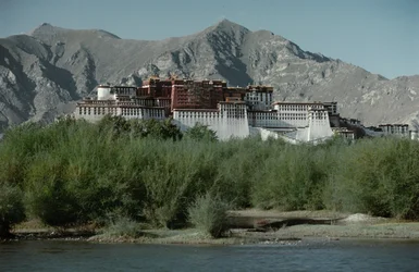 Palác Potala, Lhasa, Tibet (foto)
