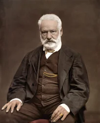 Portrét Victora Huga (1802-1885), francouzského spisovatele a básníka, kolorování fotografie Étienna Carjata (1828-1906) - Victor Hugo (1802-1885), francouzský spisovatel a básník, kolem roku 1870, kolorovaná fotografie