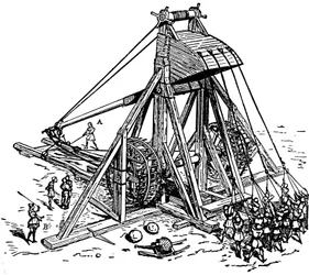 Rekonstrukce obrovského katapultu typu trebuchet s protiváhou, zvaného mangonneau