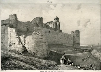 Carcassonne, městské hradby, silně poškozené