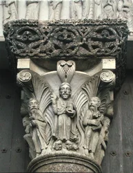 Sloupová hlavice s Kristovým požehnáním ze západního portálu fasády, 1840-61