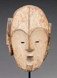 Maska (dřevo, kaolin)