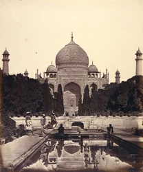 Taj Mahal s fontánami