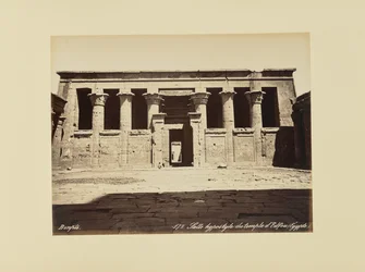 Hypostylový sál chrámu v Edfú (Egypt)
