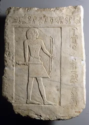 Pohřební stéla lučištníka Semina, c. 2120-2051 př.nl (malovaný vápenec)