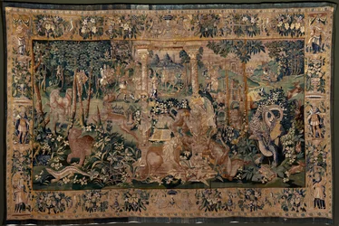 Vlámský gobelín. Krajina s pergolou a velkými šelmami, se 2 sloupy. Ateliér Oudenaarde. Rozměry 319 x 508 cm. Inv 0023. 17. stol.