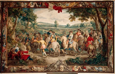 Zámek (Schlossanlage Schleißheim). Vlámský gobelín. Bruselský ateliér Judocus De Vos. Design Lambert De Hondt. Pochod (La Marche). Rozměr 400 x 640 cm. Vlna a hedvábí. Asi 1715-1724.