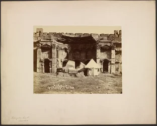 Obdélníkový dvůr, Baalbek