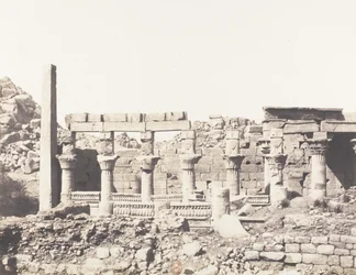 Ile de Fileh Philæ, edifice du Sud et Partie de la Colonnade Occiden..., 1851-52, tištěno 1853-54.