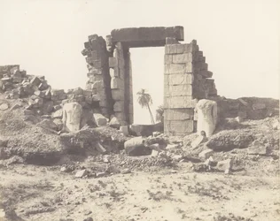 Karnak Théby, První pylon – Ruiny brány a kolosů, ..., 1851-52, vytištěno 1853-54.
