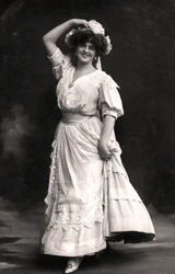 Marie Studholme 1875-1930, anglická herečka, 1900.